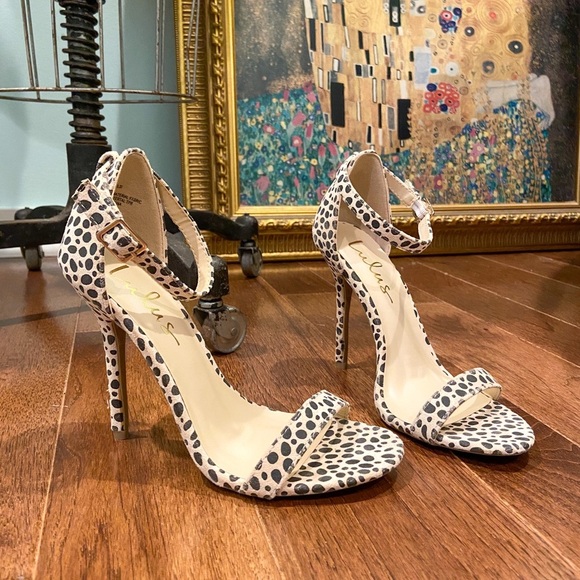 Like New Cheetah Print Strappy Heels 7 US Shoes Sandals 4” Non-skid Pumps - Picture 2 of 7
